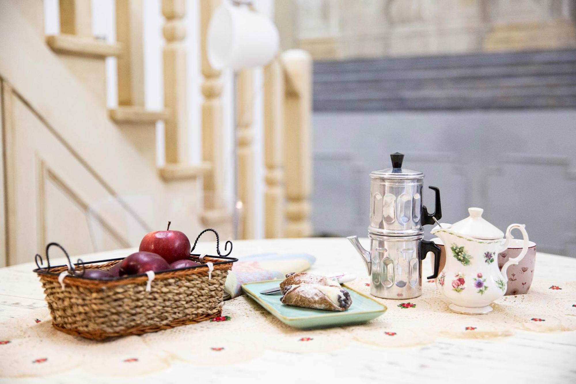Home & More Brigida Napoli Bagian luar foto
